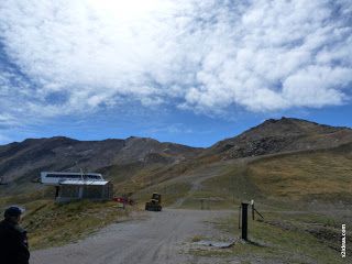 P1400057 - Paseando por la Estación de Esquí de Cerler
