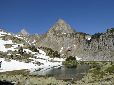 P1130409 - En Junio se puede esquiar en el Valle de Benasque.