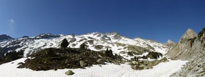 Panorama1 - En Junio se puede esquiar en el Valle de Benasque.