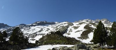 Panorama4 - En Junio se puede esquiar en el Valle de Benasque.