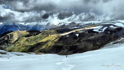 P1040346 fhdr 001 - Nos ha nevado en el pico de Castanesa, Valle de Benasque.
