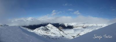 Panorama5 - Vistas y nieve polvo en Cerler.