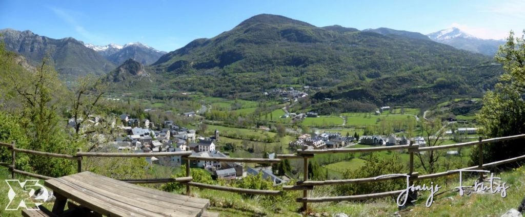 Panorama 3 001 1024x424 - Paseando por Villanova Valle de Benasque.
