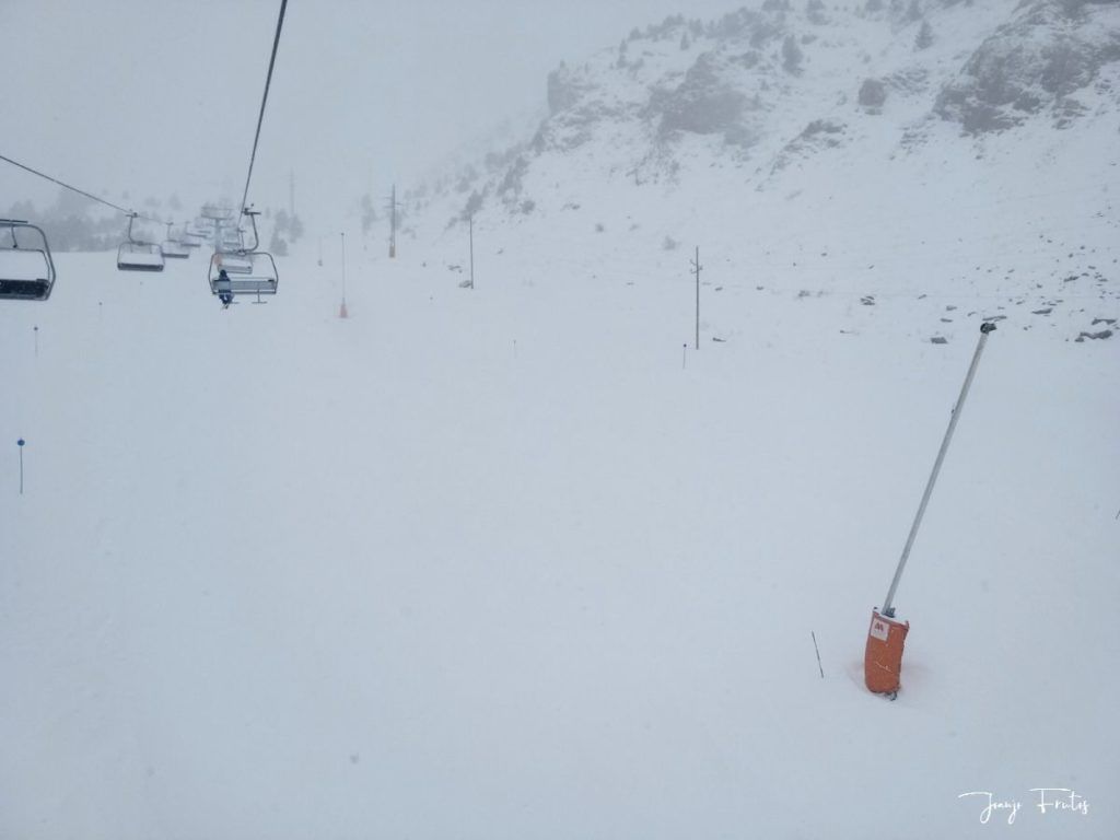 IMG 20200303 114646 1024x768 - Llegó la nevada y el viento en Cerler.