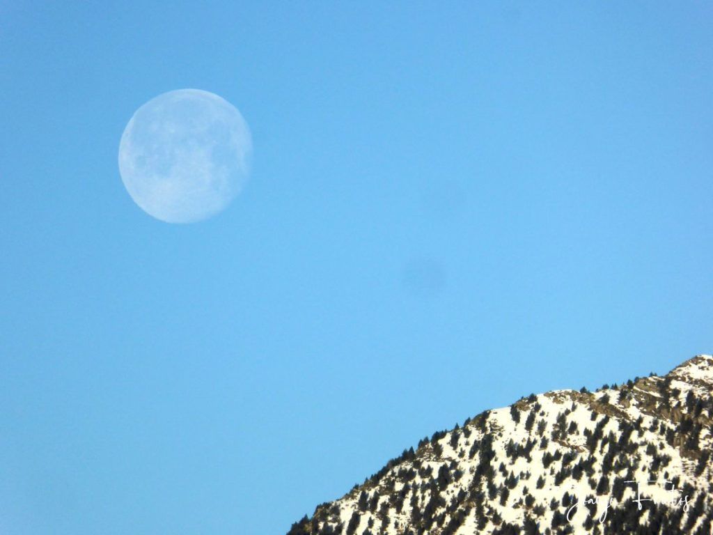 P1310913 1024x768 - Luna llena y viento en Cerler.