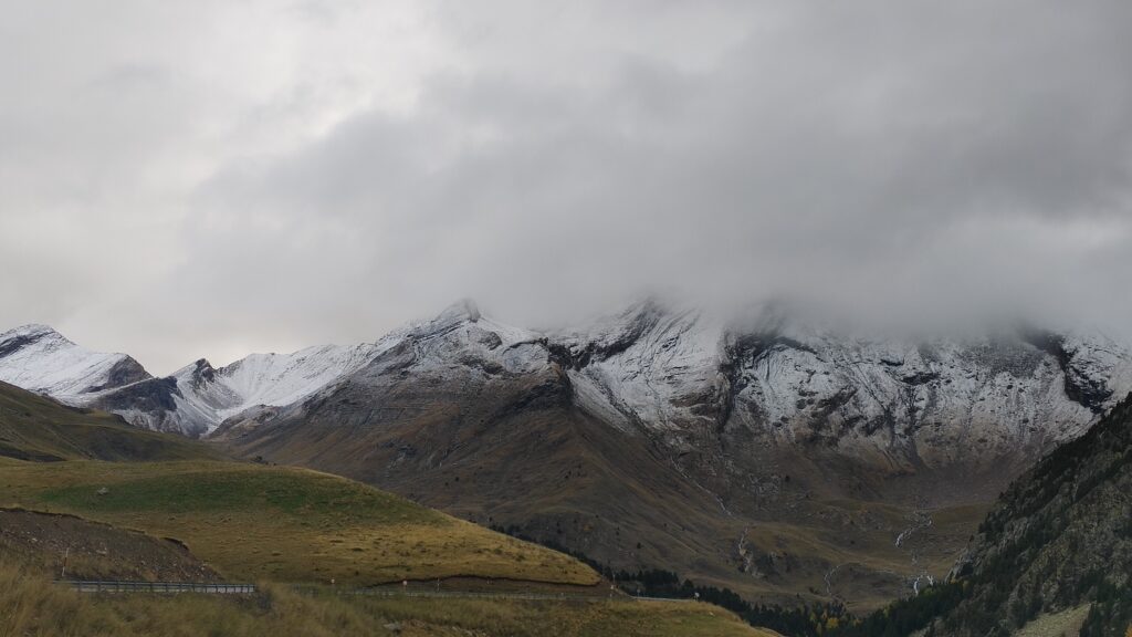 Sonrisas y nieve otoñal en Cerler